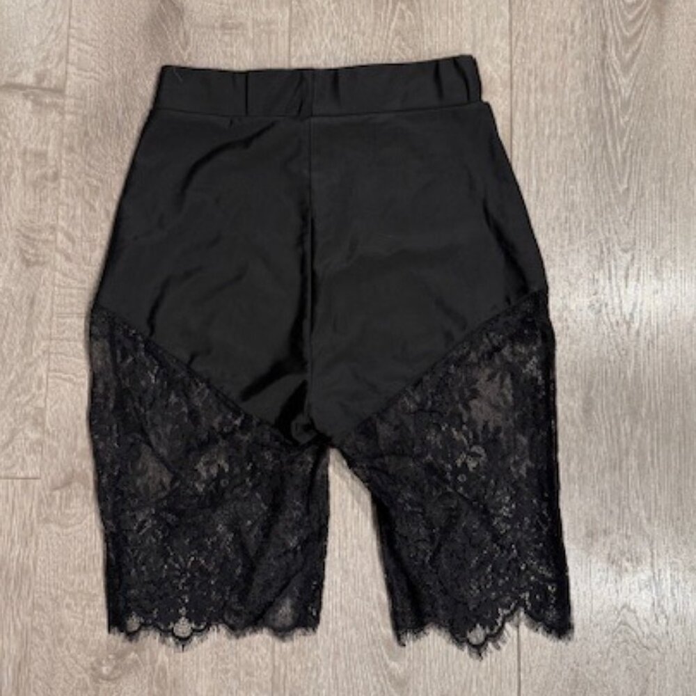 Meshki Stacie Lace Panel Bike Shorts Size XS New Without Tags - Picture 3 of 4